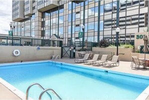 Pool - City Chic in a Modern Studio Haven! (Harrisburg)