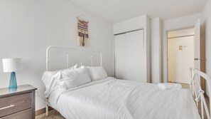 2 habitaciones, escritorio, wifi gratis y ropa de cama