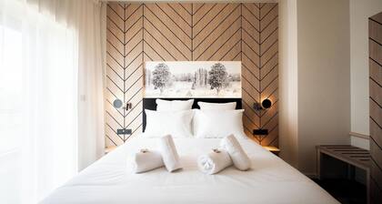 BĂŽ HĂŽtels Ambronay