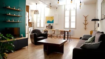 Smart TV, DVD player, books