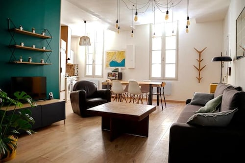 Appartement Dans le Quartier Touristique Saintroch