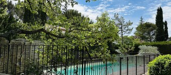A 2 Mins du Village de Lourmarin. Maison au Calme Avec Grande Piscine et Jardin