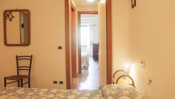 2 camere, una scrivania, ferro/asse da stiro, Wi-Fi gratuito