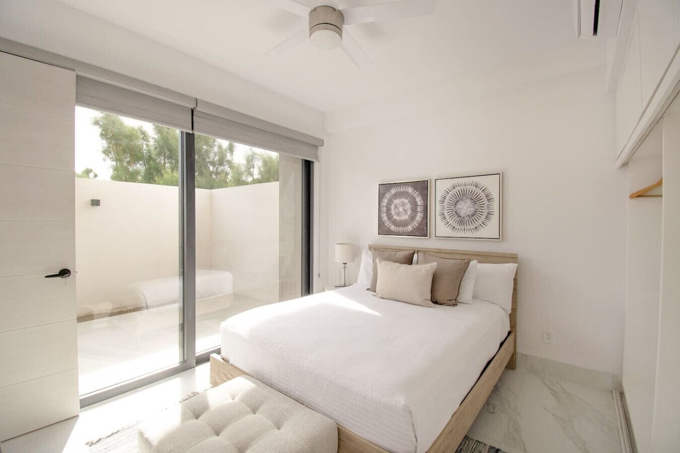 2 bedrooms, desk, iron/ironing board, WiFi