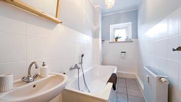 Handtücher, Seife, Toilettenpapier