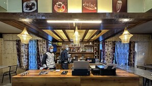 Quầy tiếp tân