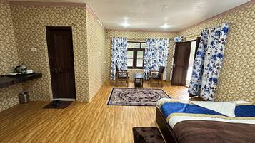 Deluxe Room | Free WiFi