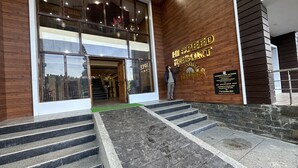 Mặt tiền nơi lưu trú