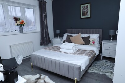Beautiful 4-bed House in Erith