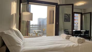 2 habitaciones, cuna de viaje, wifi gratis y ropa de cama