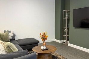 Apartment | Living area - Charming 1-bed Apartment by the sea (Brighton)