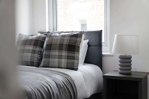 Coastal Charm Retreat, Sleeps 4