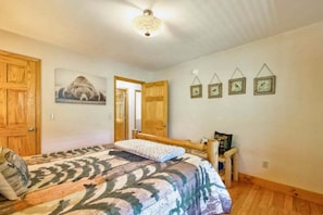 2 bedrooms, iron/ironing board, free WiFi, bed sheets