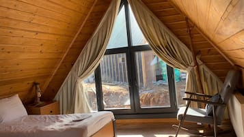 Classic Bungalow | 1 bedroom, laptop workspace, bed sheets