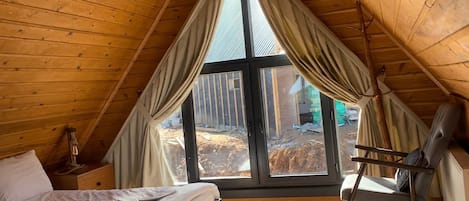 Classic Bungalow | 1 bedroom, laptop workspace, bed sheets