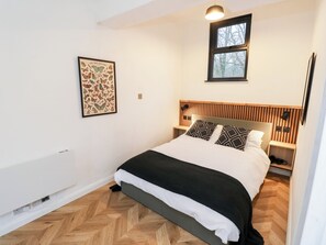Cottage | Interior - Creek Lodge (Ryde)