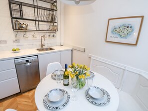 Dishwasher, cookware/dishes/utensils - Creek Lodge (Ryde)