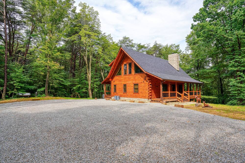 Honey Goat Hill, Sleeps 10, Centrally Located with Wooded Views