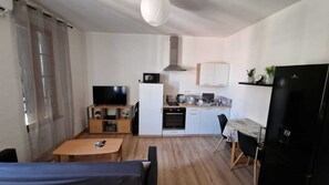 Interior - T2 apartment with balcony near downtown NARBONNE (Narbonne)