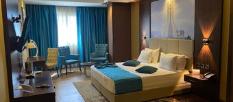 LB Suites Hotel
