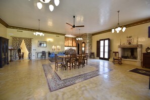 Iron/ironing board, free WiFi, bed sheets - MASSERIA LA MAESTA' 1511 (Sannicola)