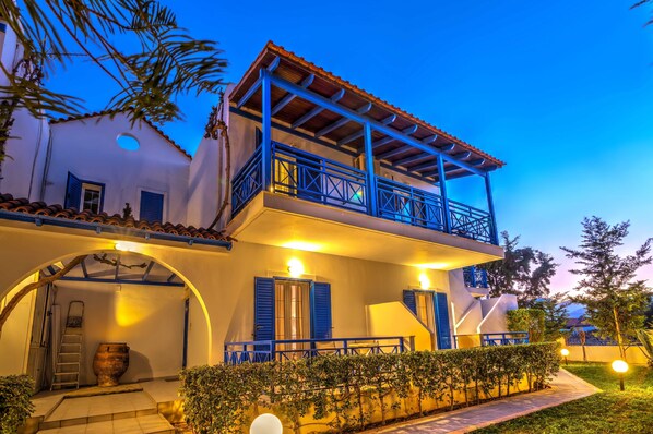 Apartment, 1 Bedroom, Smoking, Balcony | Property entrance