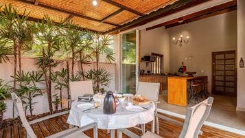 Villa, Air conditioning, Garden Area | Outdoor dining