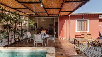 Villa | Buiten dineren