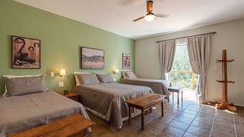 Chalet | Een bureau, verduisterende gordijnen, geluiddichte muren, gratis wifi