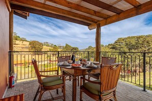 Chalet | Outdoor dining - Fazenda Realeza (Pedra Bela)