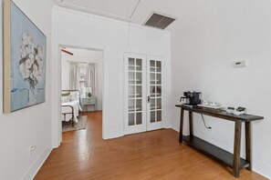 5 makuuhuonetta, silitysrauta/-lauta, Wi-Fi, vuodevaatteet