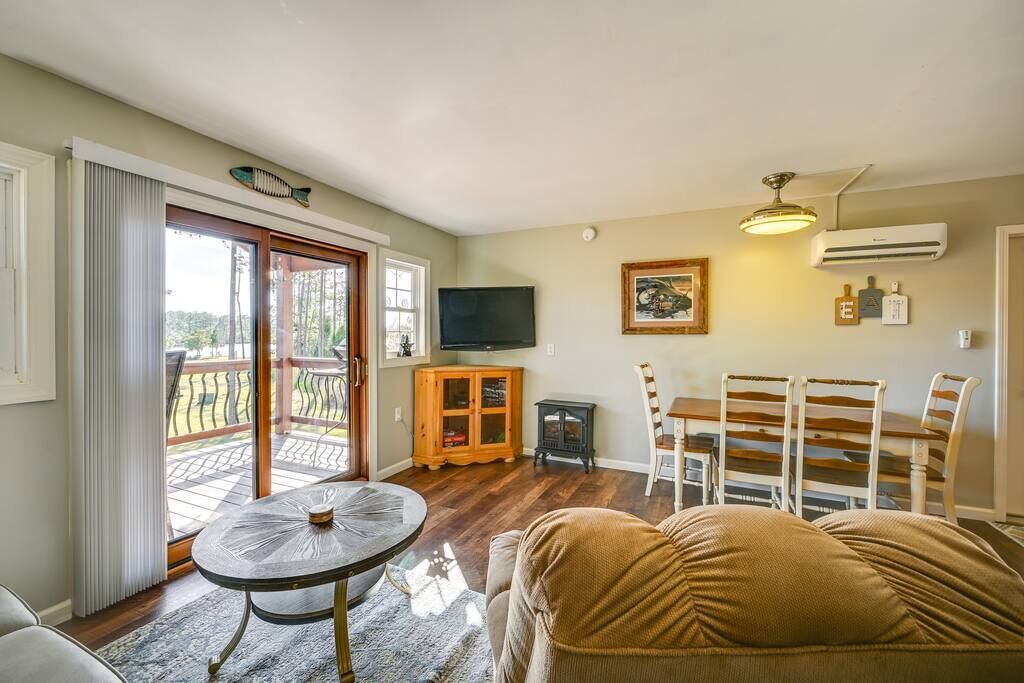 Smart TV, DVD player, books