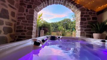 Bain à remous extérieur