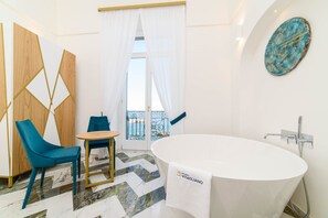 Deluxe-Zimmer, 1 King-Bett, Badewanne