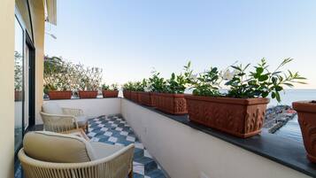 Room, Hot Tub | Terrace/patio