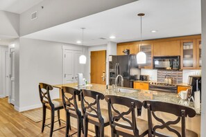 Fridge, microwave, oven, stovetop - Escape to Luxury: Spacious 3-Bedroom Condo, Perfect for Relaxation & Fun at the Sandestin Golf and Beach Resort! (Miramar Beach)