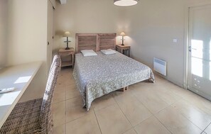 1 室のベッドルーム、WiFi (無料)