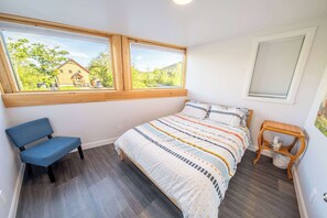 5 bedrooms, WiFi, bed sheets