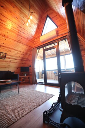 Bungalow Deluxe, vista al lago | 1 habitación, camas Tempur-Pedic, wifi gratis y ropa de cama 