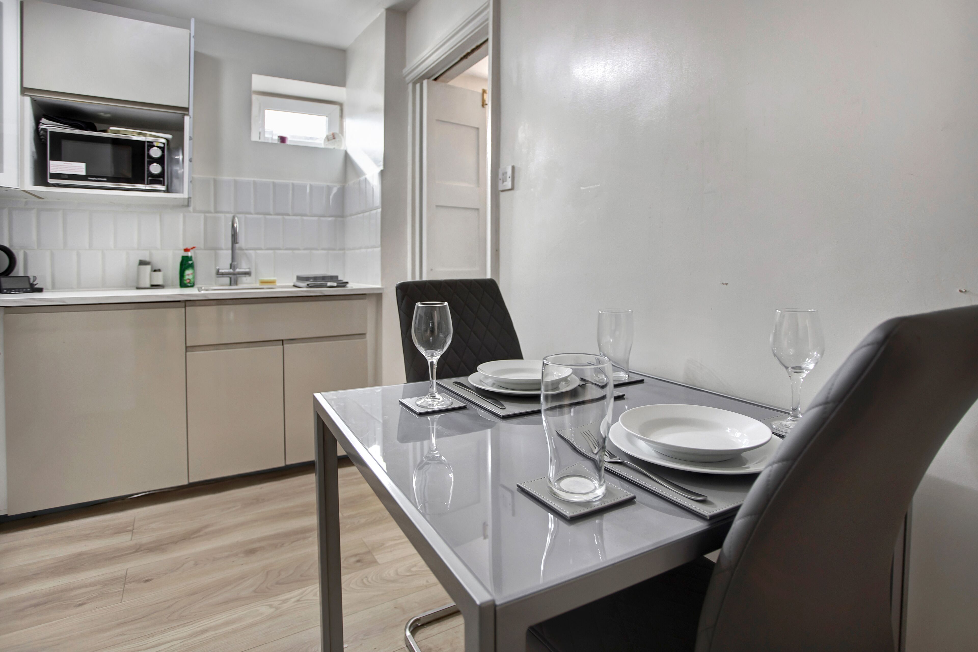 Apartment | Private kitchen | Fridge, microwave, oven, stovetop