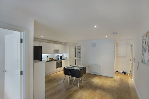 Apartment | Private kitchen - 2-bed Apartment, Sleeps 4, Free Parking (Croydon)