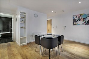 Apartment | Dining
