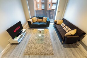 TV - 1-bed Apartment, Sleeps2,freeparking, (Slough)