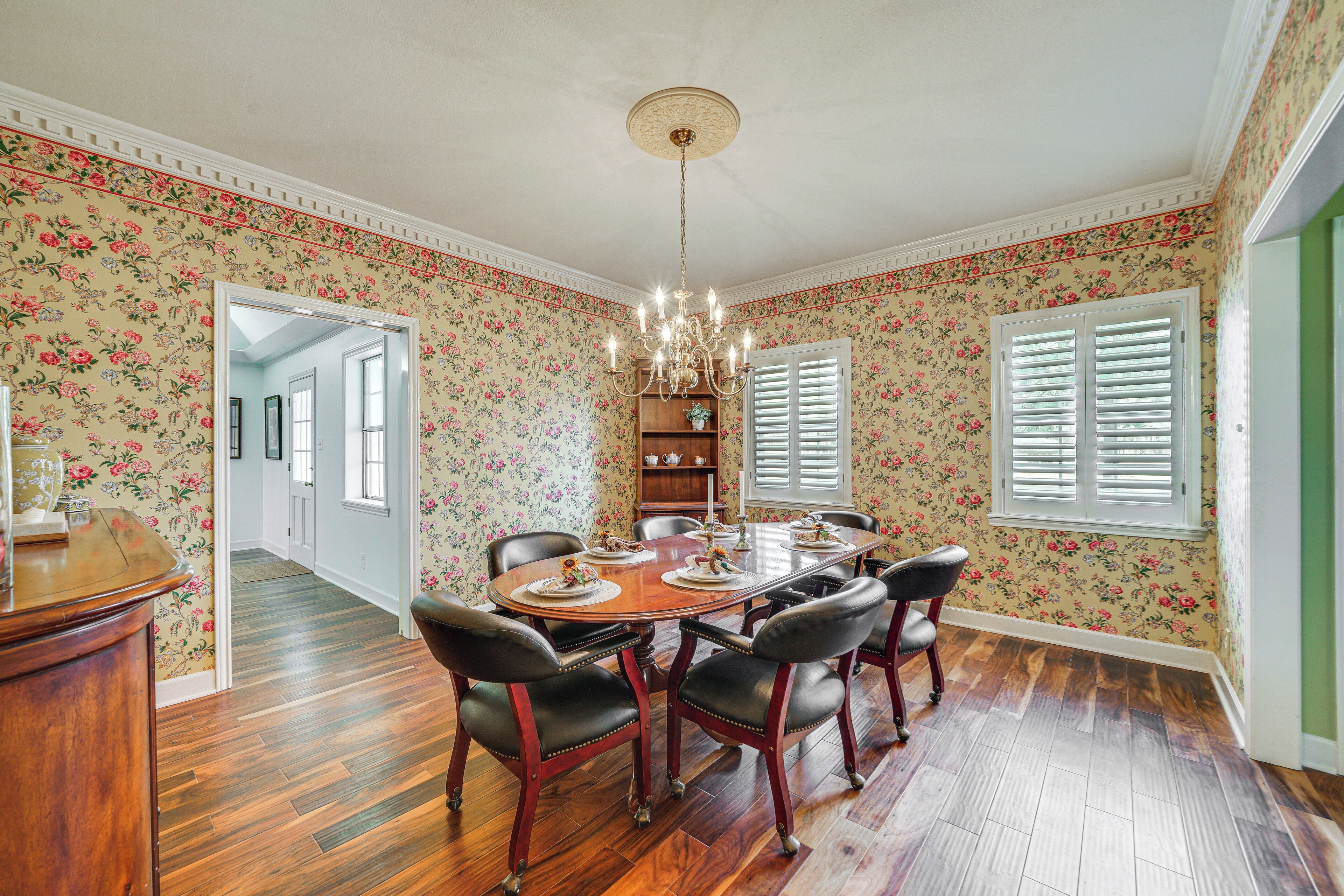 House (6 Bedrooms) | Interior