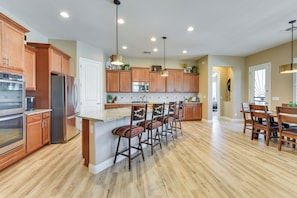 Interior - Home w/ Hot Tub & Outdoor Space in Queen Creek! (Queen Creek)