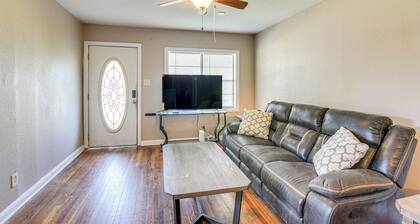 Spacious Orange Rental ~ 3 Mi to Museums & Garden!
