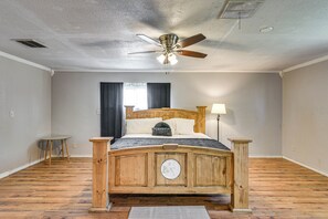 Interior - Spacious Orange Rental ~ 3 Mi to Museums & Garden! (Orange)