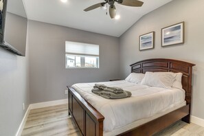 Interior - Modern Freeport Home w/ Views: Walk to Beach! (Freeport)