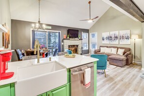 House (2 Bedrooms) | Interior - Cozy Cabin w/ Deck < 1 Mi to Jack Frost Resort! (White Haven)
