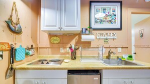 Apartment (0 Bedroom) | Interior - Inglis Studio Home w/ Covered Patio & Grill! (Inglis)